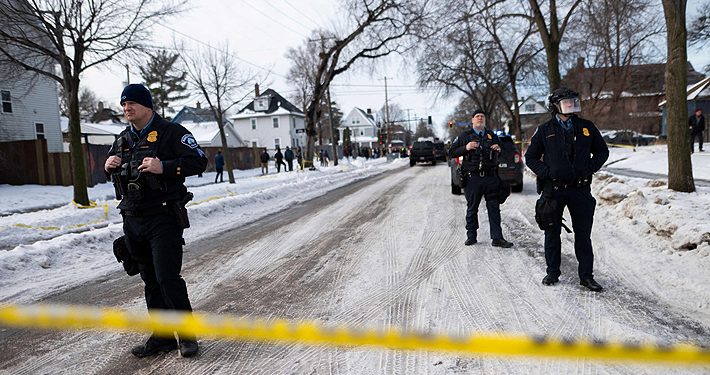 Agente de inmigración mata a tiros a mujer en Mineápolis y desata crisis en EE.UU.