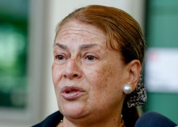 Tribunal emite orden de detención contra Ángela Vivanco: Carabineros realiza diligencias en su vivienda