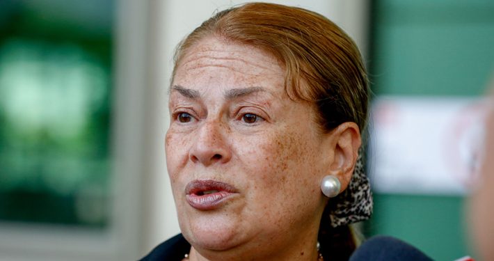 Tribunal emite orden de detención contra Ángela Vivanco: Carabineros realiza diligencias en su vivienda