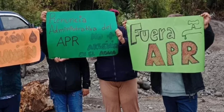 Protestan en Hualaihué por problemas en el suministro de agua potable
