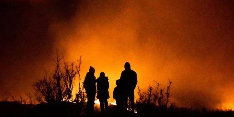 Alerta Roja para las comunas de Angol y Collipulli por incendios forestales