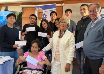 FUNDACIÓN ACOMPAÑACHILE SE REÚNE CON NUEVOS ESTUDIANTES BECADOS DE EDUCACIÓN SUPERIOR