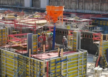 Informalidad laboral: Fuerte baja en hombres contrasta con alza del 12,9% en mujeres