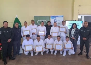 Usuarios del Centro de Educación y Trabajo de Osorno se capacitaron como panaderos