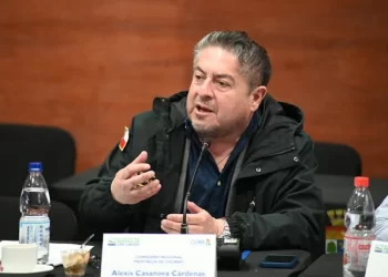 Salmoneras en Lago Llanquihue: CORE Casanova advierte riesgos económicos por propuestas de retiro