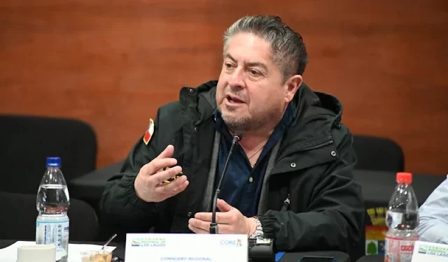 Salmoneras en Lago Llanquihue: CORE Casanova advierte riesgos económicos por propuestas de retiro