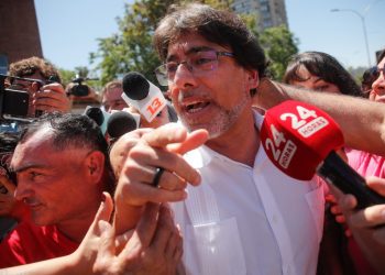 Tribunal rebaja cautelares a Daniel Jadue tras acoger petición de la defensa