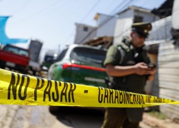 San Bernardo: Sujeto detenido se fuga de Carabineros desde un Cesfam con ayuda de vecinos