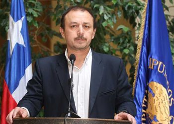 Diputado Cuello pide declarar persona non grata al embajador de EE.UU. en Chile