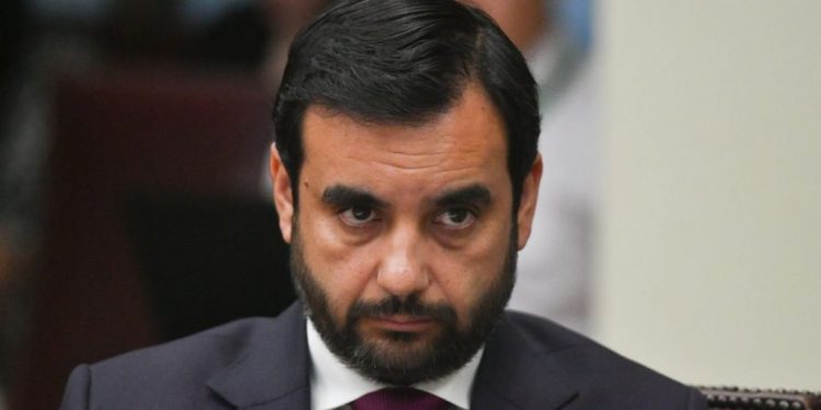 Tras nuevas liberaciones por error: Ministro Gajardo no descarta corrupción ni sabotaje en Gendarmería