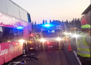 Accidente en Ruta 5 Sur: Colisión entre de camión y bus en el km 900