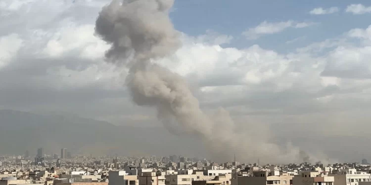Se incendió la caldera: EE.UU. e Israel lanzan ataque de envergadura contra Irán