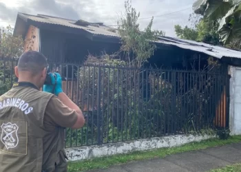 Nieto rescata a su abuelo desde su casa en llamas en Osorno
