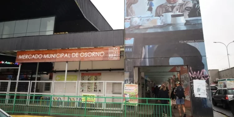 Locatarios del mercado temen competencia desleal y pérdida de identidad por nuevas licitaciones