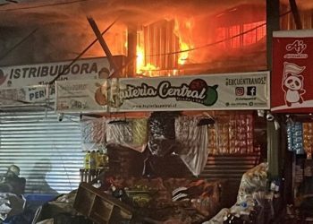 Incendio en La Vega: Locales afectados podrían ser hasta 70 y autoridades llaman a no concurrir