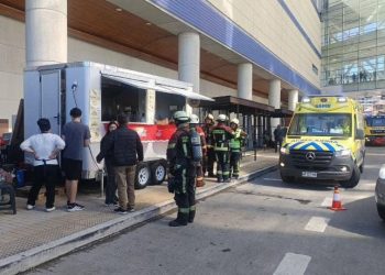 Una persona lesionada dejó explosión de gas en carrito de comida