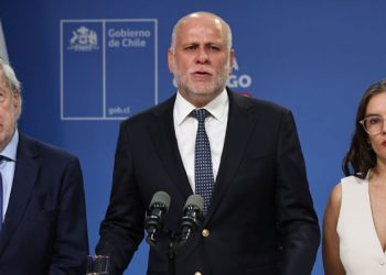 «Deuda pública no aumentó»: Gobierno sale al paso de críticas por déficit fiscal y justifica ayuda humanitaria a Cuba