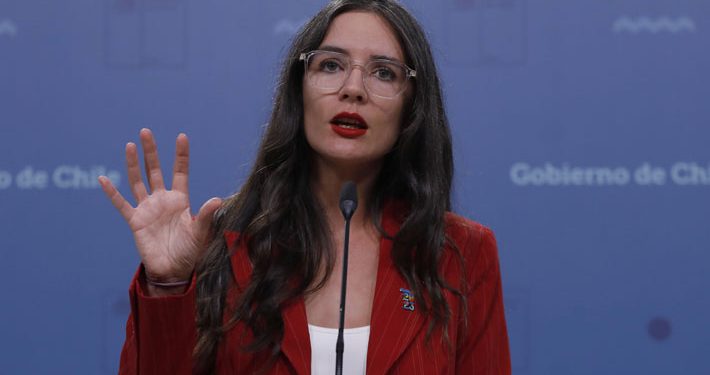 Cable Chile-China: Vallejo blinda a Muñoz y acusa que EE.UU. «ha sancionado a un ministro por hacer su trabajo»