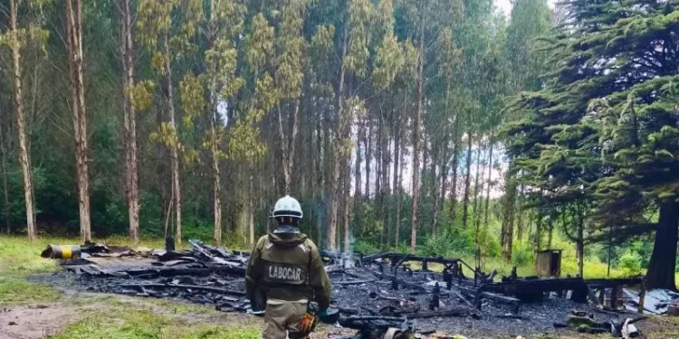 Hallan cuerpo calcinado tras incendio en la comuna de Fresia