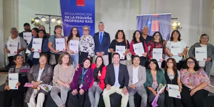 Bienes Nacionales entrega 90 títulos de dominio en la provincia de Osorno