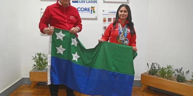 Reconocimiento y apoyo a joven karateca por parte del Gobierno Regional de Los Lagos