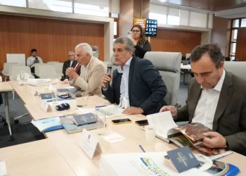 Gobernadores regionales solicitan subsidios a cargo de Transportes por alza de combustibles