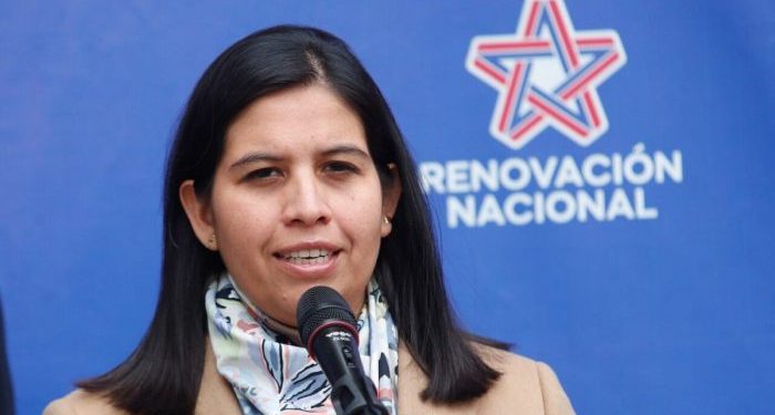 Senadora Andrea Balladares es proclamada como la primera mujer presidenta de Renovación Nacional