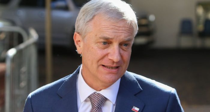 Sondeos de opinión registran nueva caída en la aprobación del Presidente José Antonio Kast