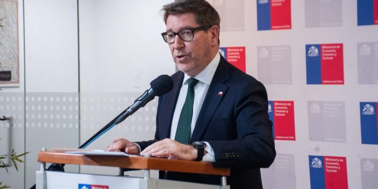 Gobierno reconoce impacto del alza de combustibles y promete apoyo a pymes
