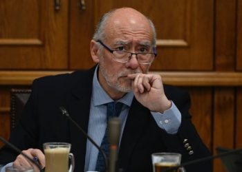 Senador Flores critica inicio de Kast: “Demasiados frentes de conflicto abiertos, Chile necesita calma”