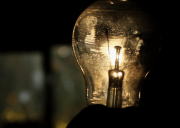 Alivio para el bolsillo: SEC aplaza el aumento de tarifas eléctricas para julio 2026