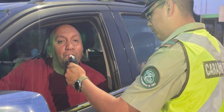 CARABINEROS REALIZA SERVICIO FOCALIZADO EN ALERCE NORTE: 8 DETENIDOS Y 27 INFRACCIONES