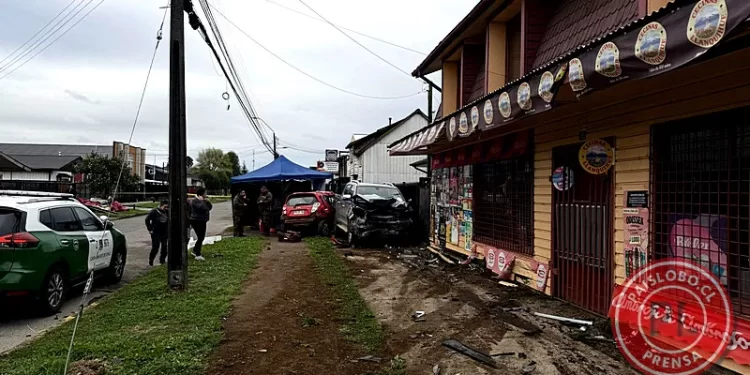 Colisión frontal deja una conductora fallecida y un detenido en Purranque