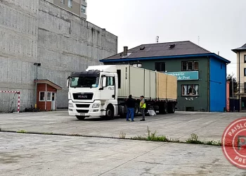 Liceo Carmela Carvajal de Prat de Osorno inicia instalación de salas modulares