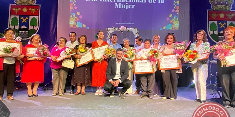 Frutillar | 10 vecinas son reconocidas por su aporte al desarrollo comunal