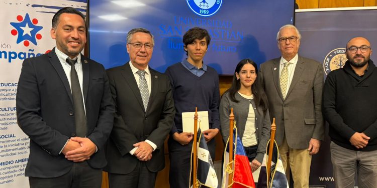 Convenio entre Fundación AcompañaChile y Universidad San Sebastián permite a estudiantes iniciar su camino en la educación superior