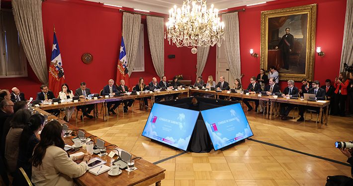 De los indultos a las 40 horas: Los temas que han tensado la relación entre el Gobierno y la oposición en los primeros días