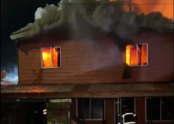 Incendio en Osorno: Fuego destruye casas en Rahue Alto Norte