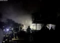 Incendio deja a 5 personas damnificadas y un bombero lesionado en Quellón