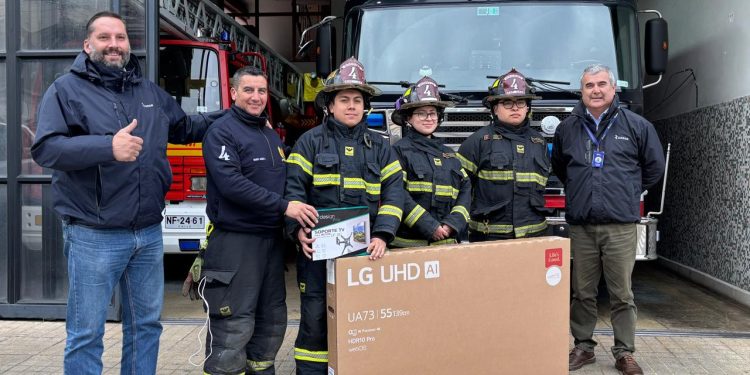 Saesa entregó donación a la Cuarta Compañía de Bomberos de Osorno