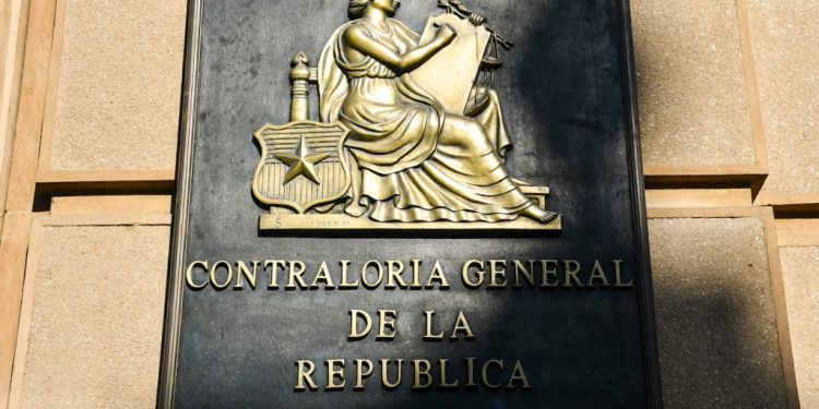 Contraloría instruye sumario a Segegob por uso de lenguaje en publicaciones de redes sociales
