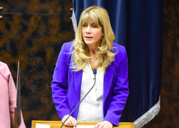 Ministra Rincón responde tras insultos en acto académico de la UTFSM: “Sigo con toda la energía”