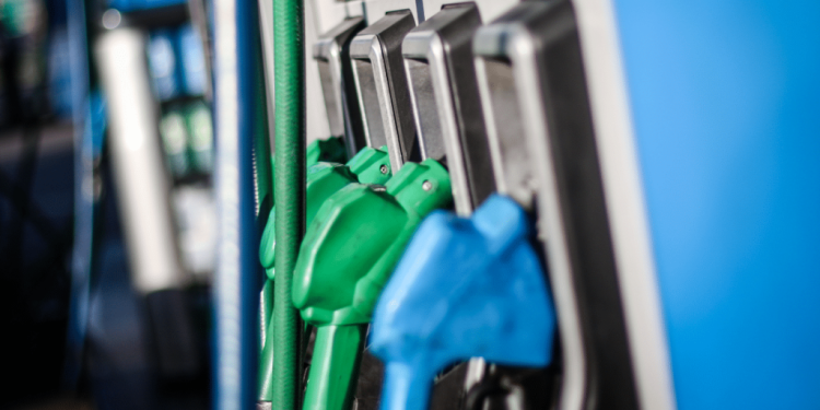 ENAP detalla variación de combustibles: cae la parafina y se mantienen las bencinas