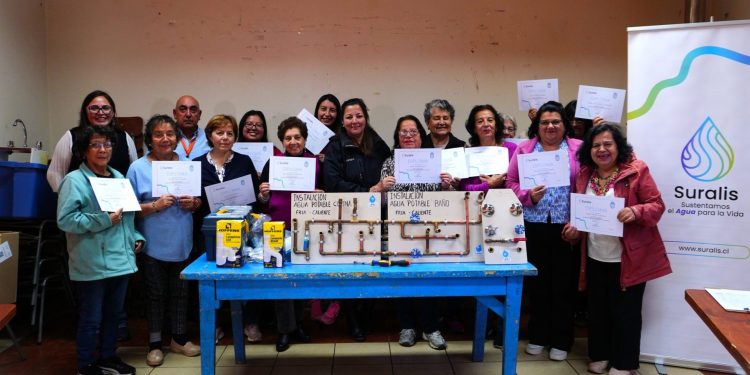 Suralis inicia en Osorno nueva versión detalleres de gasfitería básica para mujeres