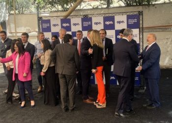 Oficialismo dividido: RN y Partido Republicano rechazan abrir una coalición de gobierno