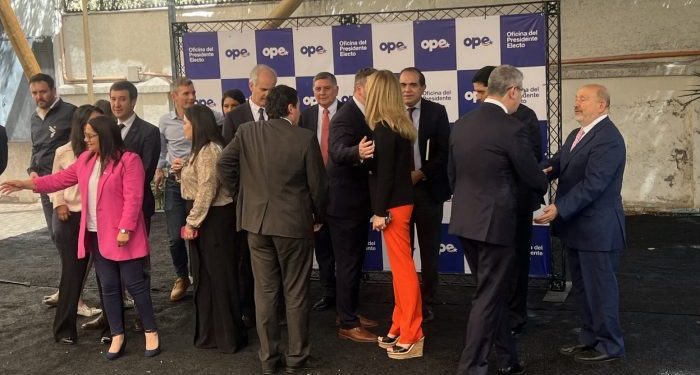 Oficialismo dividido: RN y Partido Republicano rechazan abrir una coalición de gobierno