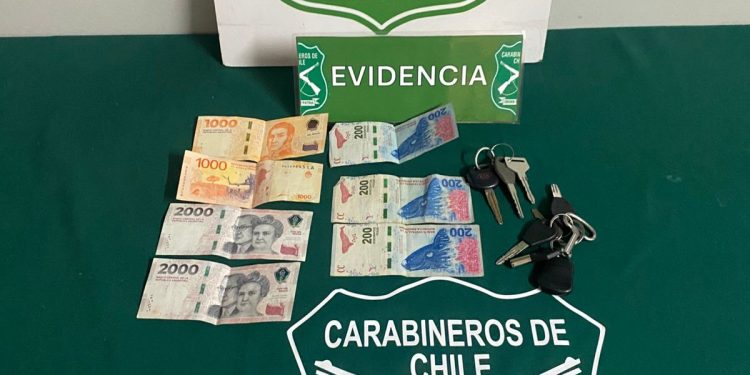 Carabineros de la Subcomisaría Rahue detuvo a dos hombres y recuperó vehículo sustraído