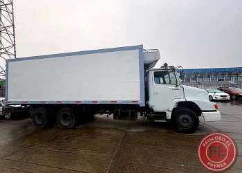 Carabineros detiene a sujeto por robo con intimidación y recupera camión con carga de salmones en Calbuco