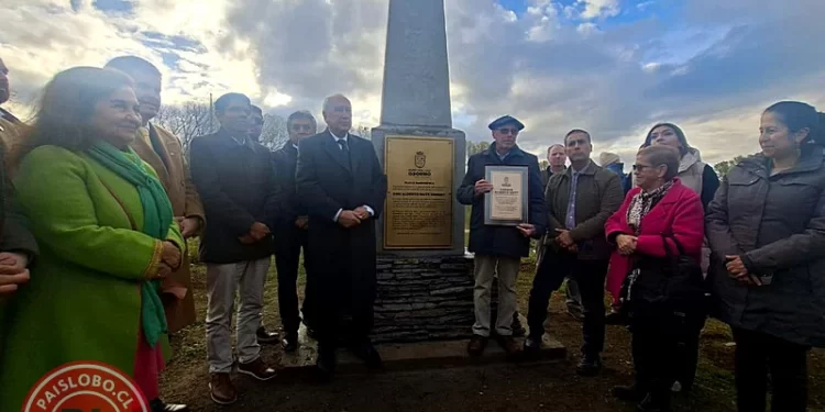 Osorno: Inauguran monolito y entregan cancha sintética en el Parque Hott