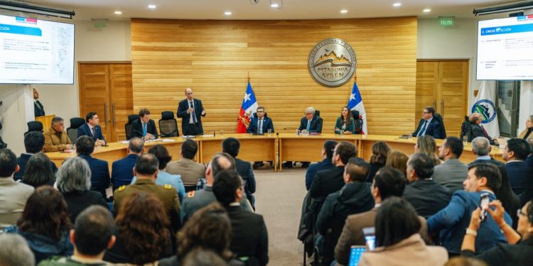 Gobierno anuncia plan histórico por más de $800 mil millones para potenciar la Carretera Austral